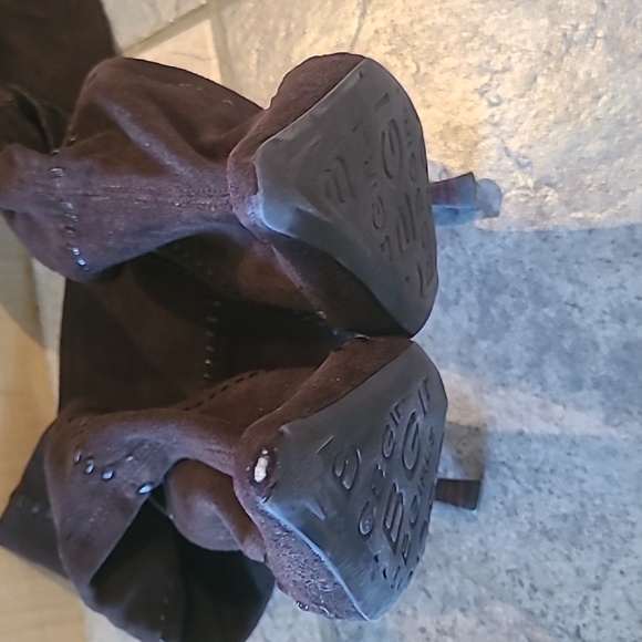 7.5  BCBGirls Y2K Brown knee high boots - Picture 13 of 14